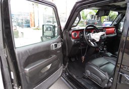 2020 Jeep Gladiator - Image 21