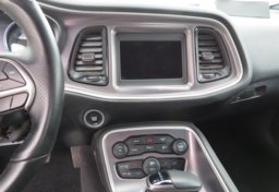 2019 Dodge Challenger - Image 32