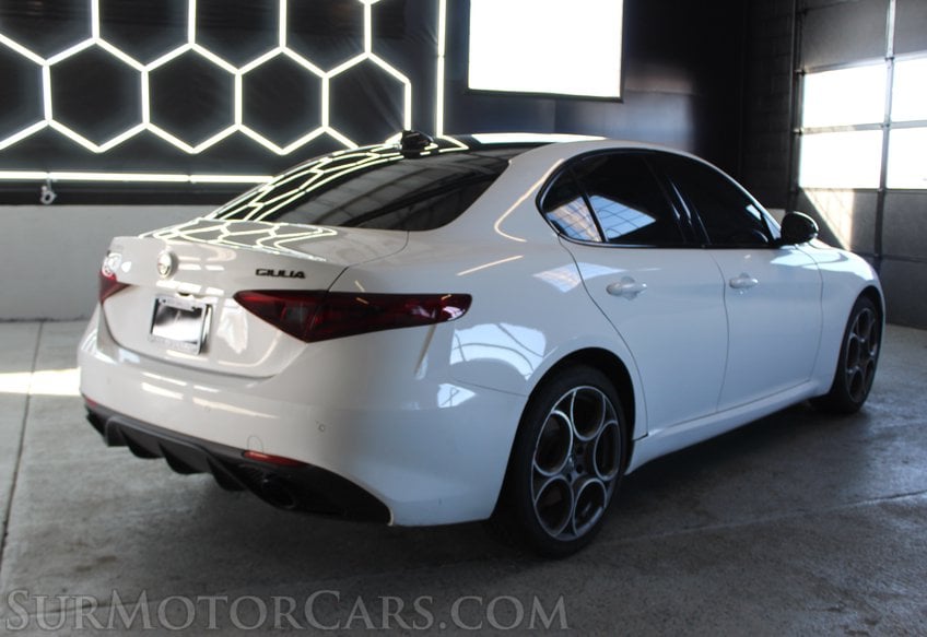 2020 Alfa Romeo Giulia Q4 - Image 5