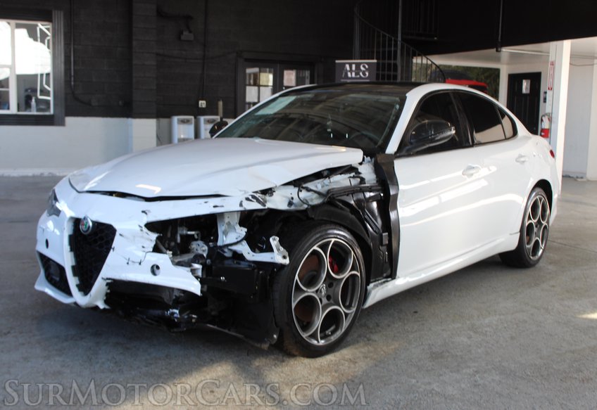 2020 Alfa Romeo Giulia Q4 - Image 4