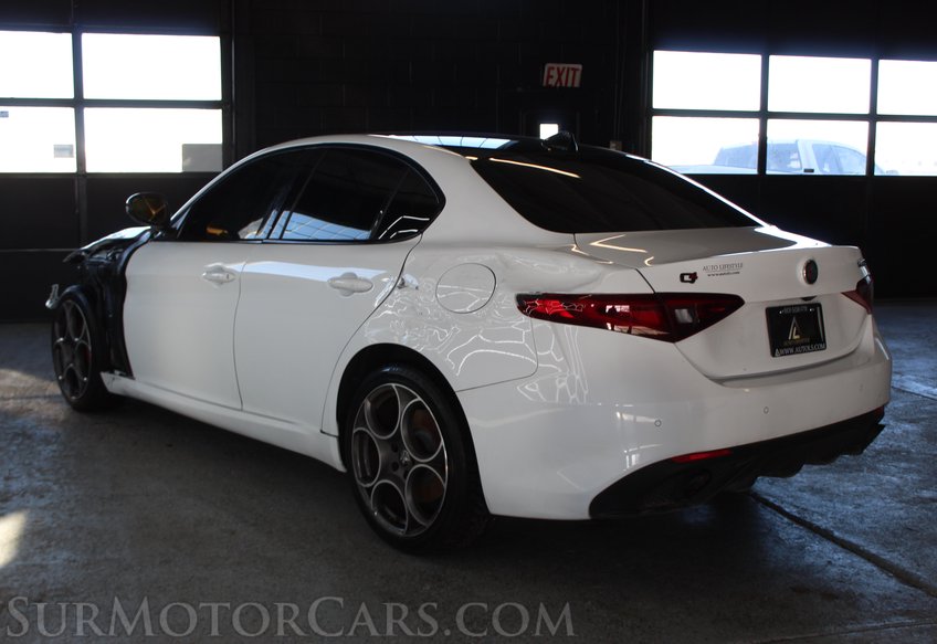 2020 Alfa Romeo Giulia Q4 - Image 6