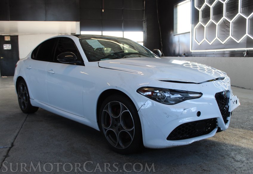 2020 Alfa Romeo Giulia Q4 - Image 3