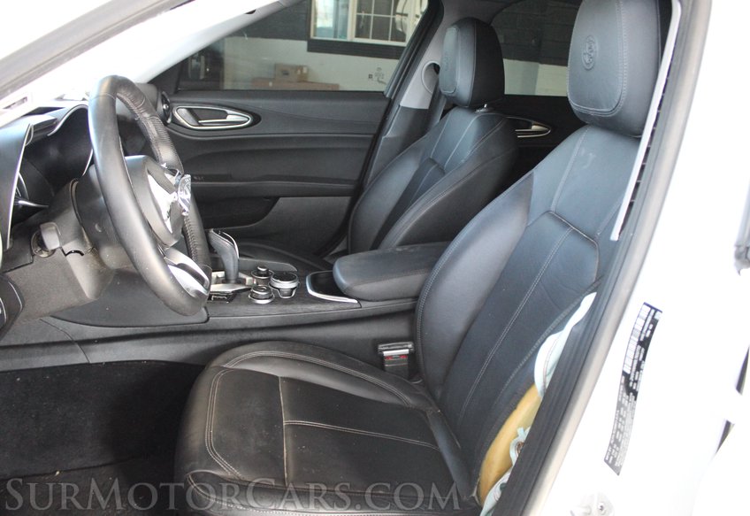 2020 Alfa Romeo Giulia Q4 - Image 30