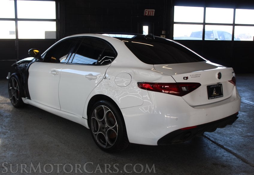 2020 Alfa Romeo Giulia Q4 - Image 7