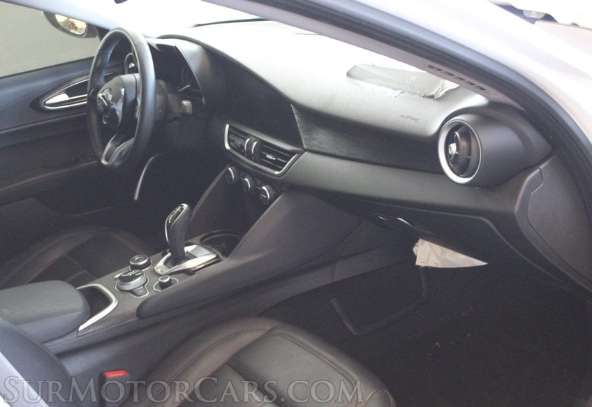 2020 Alfa Romeo Giulia Q4 - Image 31