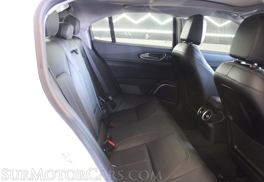 2020 Alfa Romeo Giulia Q4 - Image 33