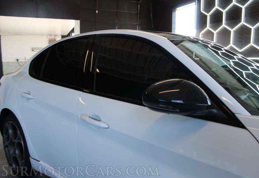 2020 Alfa Romeo Giulia Q4 - Image 13