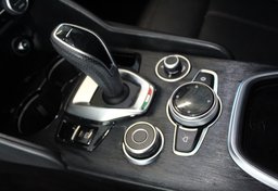 2020 Alfa Romeo Giulia Q4 - Image 41