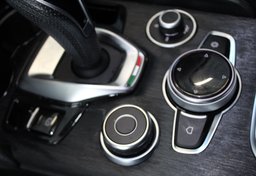 2020 Alfa Romeo Giulia Q4 - Image 52