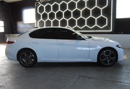 2020 Alfa Romeo Giulia Q4 - Image 9