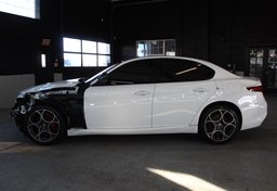 2020 Alfa Romeo Giulia Q4 - Image 10