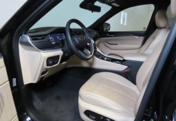 2023 Jeep Grand Cherokee - Image 23