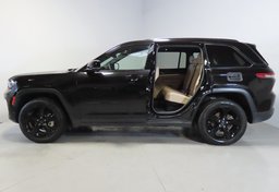 2023 Jeep Grand Cherokee - Image 5