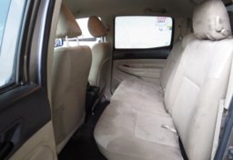 2012 Toyota Tacoma - Image 27