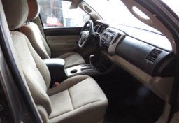 2012 Toyota Tacoma - Image 22