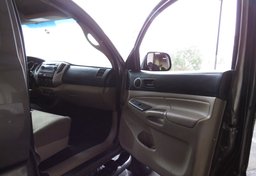 2012 Toyota Tacoma - Image 19