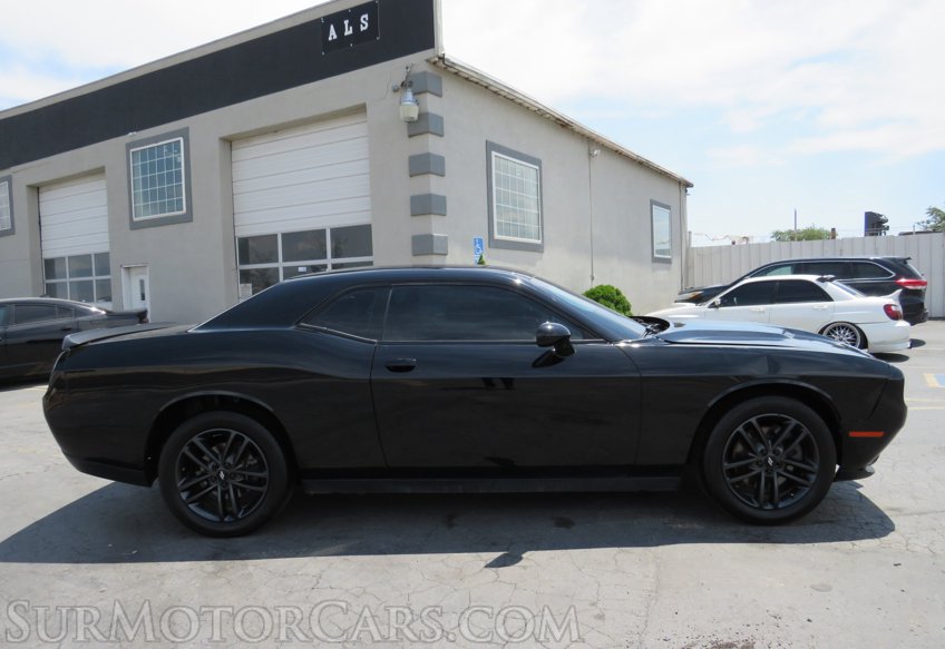 2019 Dodge Challenger - Image 9