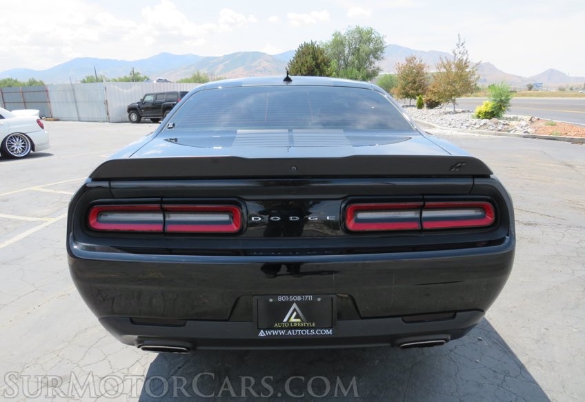 2019 Dodge Challenger - Image 11
