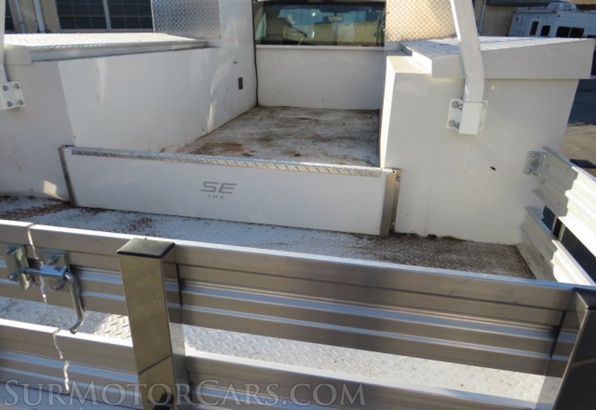 2020 Ford Super Duty F-550 DRW - Image 17