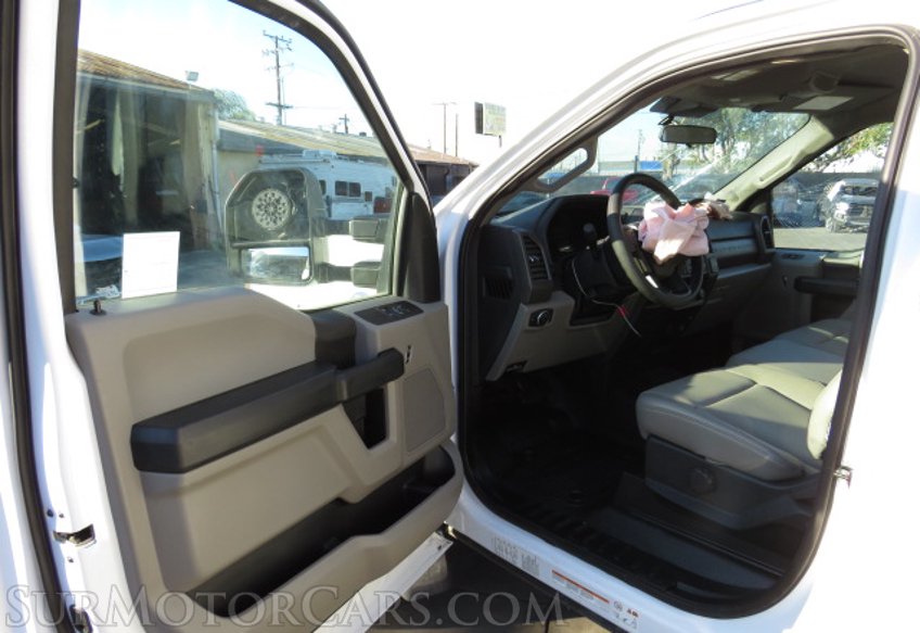 2020 Ford Super Duty F-550 DRW - Image 28