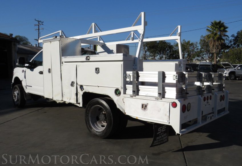 2020 Ford Super Duty F-550 DRW - Image 10