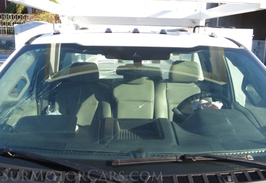 2020 Ford Super Duty F-550 DRW - Image 23