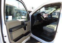 2020 Ford Super Duty F-550 DRW - Image 28