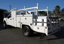 2020 Ford Super Duty F-550 DRW - Image 10