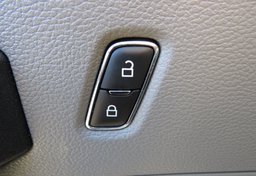 2020 Ford Super Duty F-550 DRW - Image 41