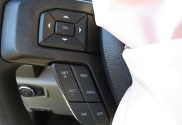 2020 Ford Super Duty F-550 DRW - Image 38