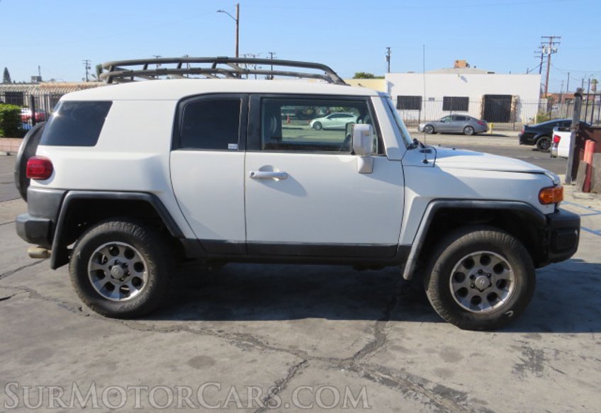 2012 Toyota FJ Cruiser - Image 5