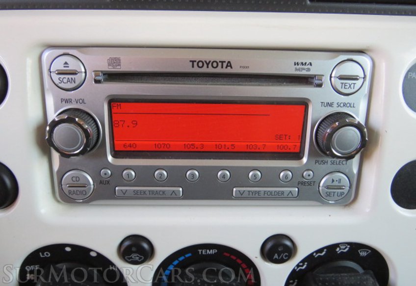 2012 Toyota FJ Cruiser - Image 31