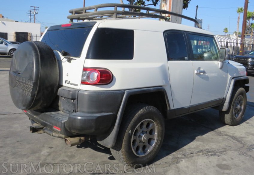 2012 Toyota FJ Cruiser - Image 10