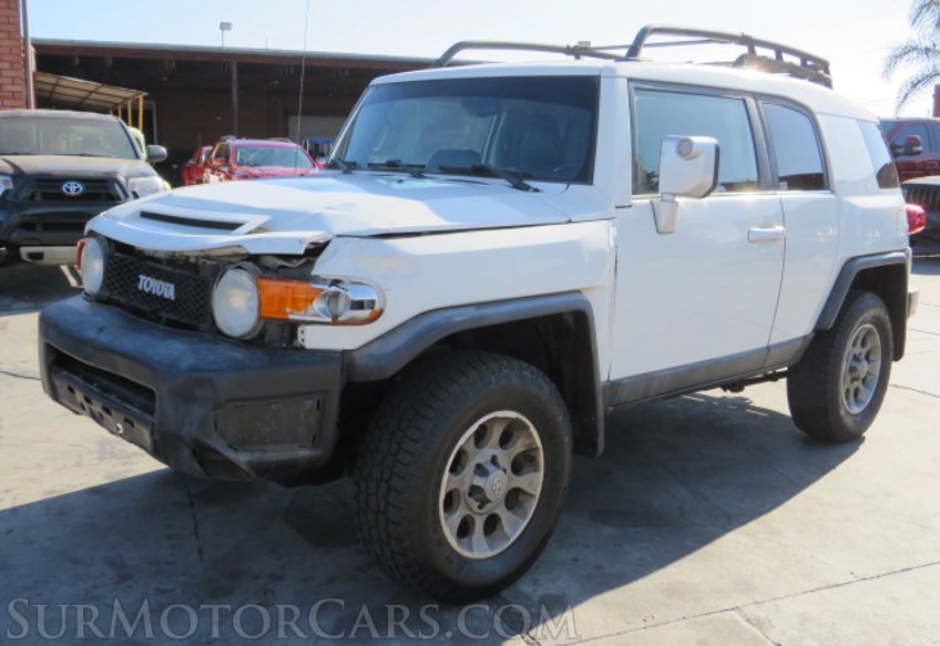 2012 Toyota FJ Cruiser - Image 4