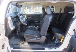 2012 Toyota FJ Cruiser - Image 25