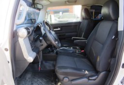 2012 Toyota FJ Cruiser - Image 21