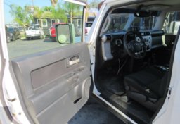 2012 Toyota FJ Cruiser - Image 19