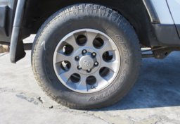 2012 Toyota FJ Cruiser - Image 18