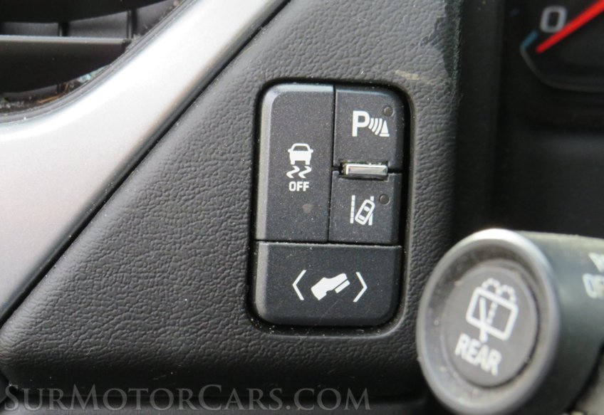 2015 Chevrolet Suburban - Image 40