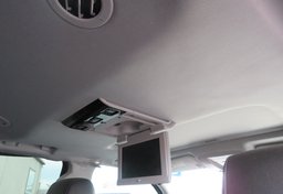 2015 Chevrolet Suburban - Image 39