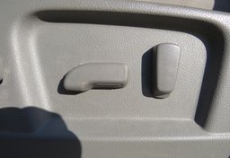 2017 Nissan NV Cargo - Image 40