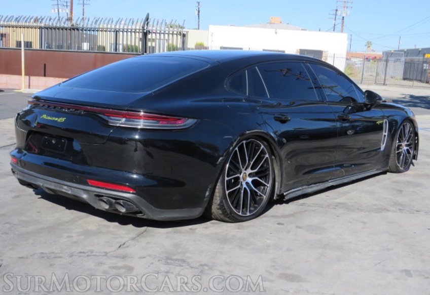 2022 Porsche Panamera - Image 7