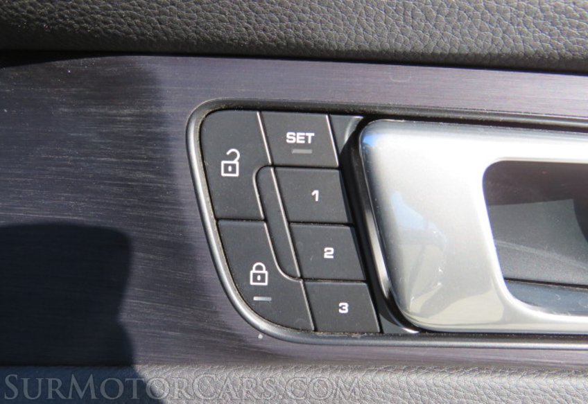 2022 Porsche Panamera - Image 44