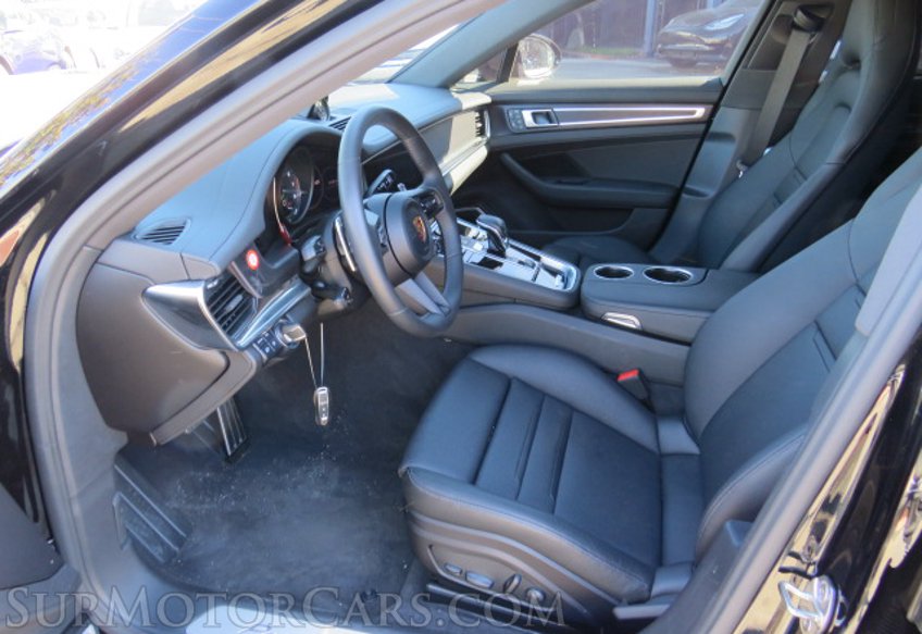 2022 Porsche Panamera - Image 25