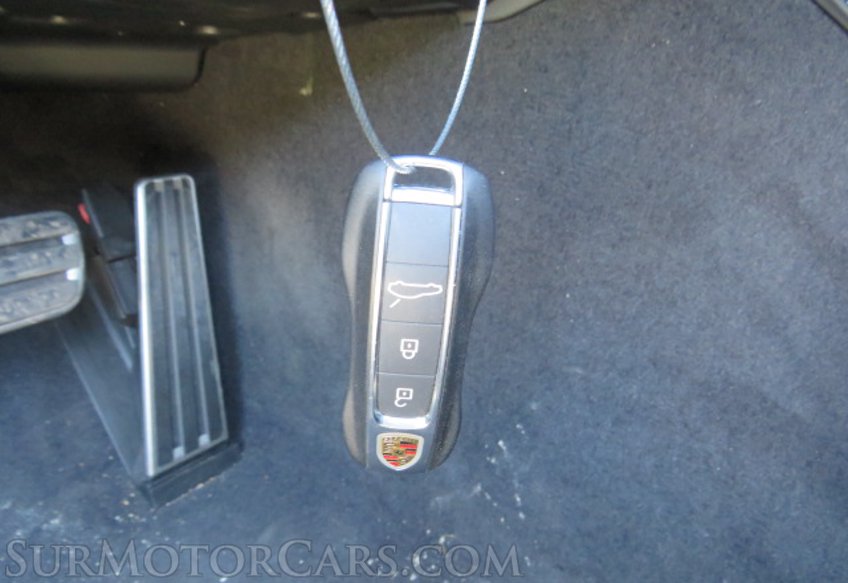 2022 Porsche Panamera - Image 37