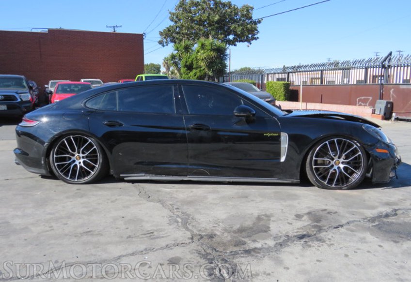 2022 Porsche Panamera - Image 11