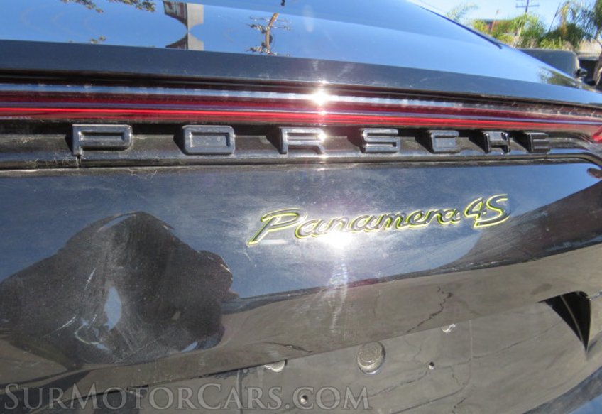 2022 Porsche Panamera - Image 18