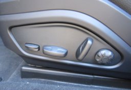 2022 Porsche Panamera - Image 40