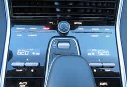 2022 Porsche Panamera - Image 49