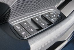 2022 Porsche Panamera - Image 42